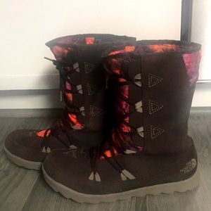 Snow boots
